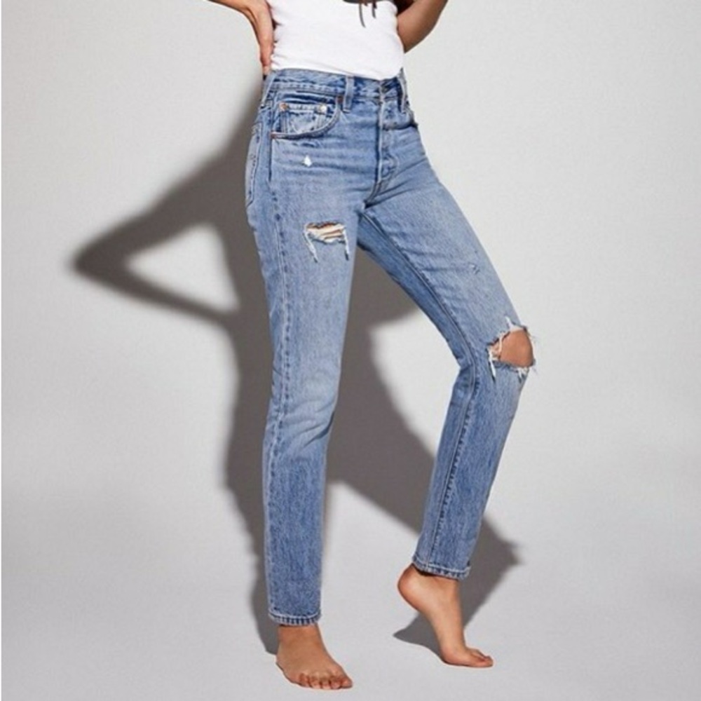 Levi's 501s Skinny Jeans Can’t Touch This Size 32 x 28